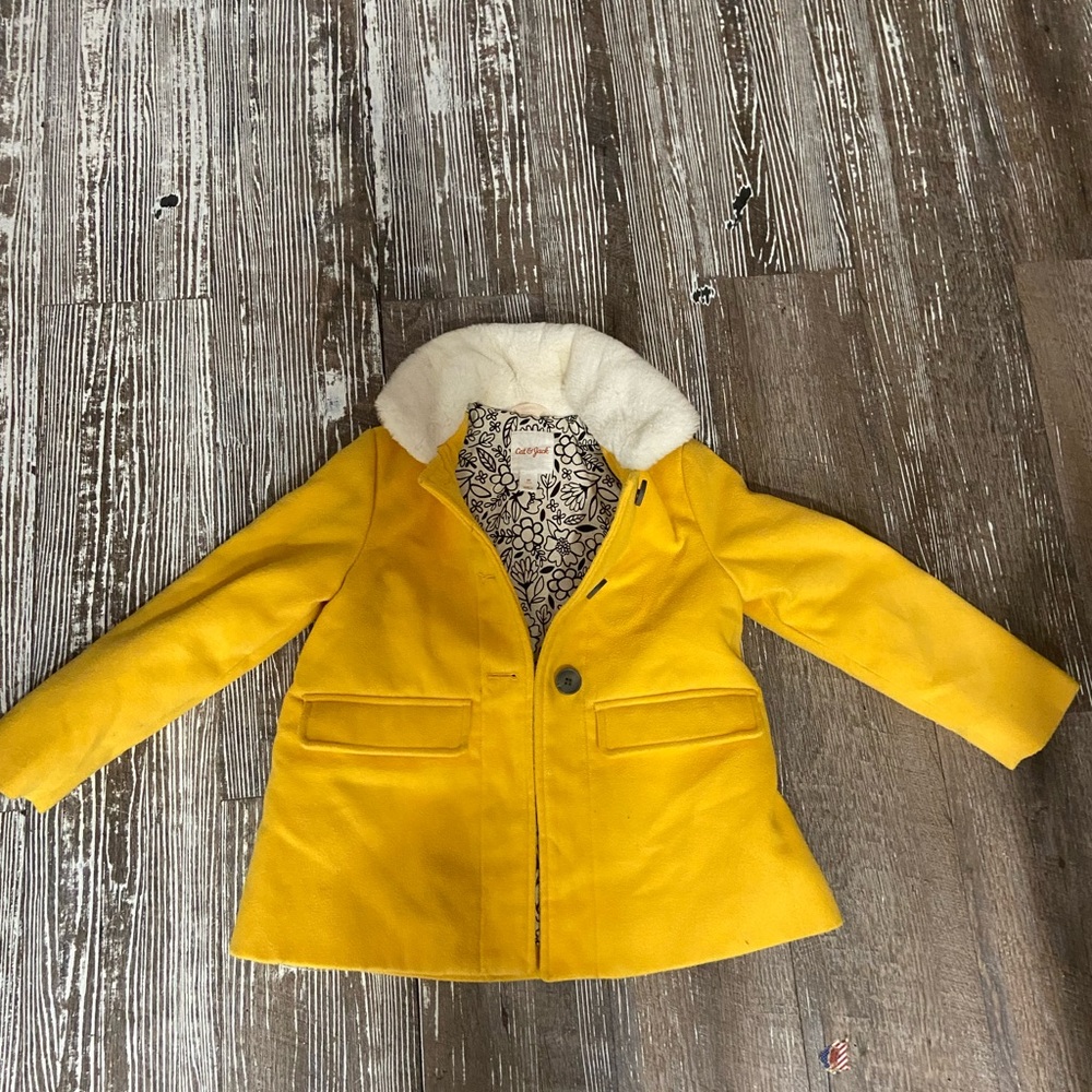 Cat and Jack size 5 yellow winter coat